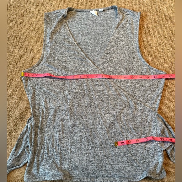 Gap Wrap Vest Top size Large - Picture 3 of 11